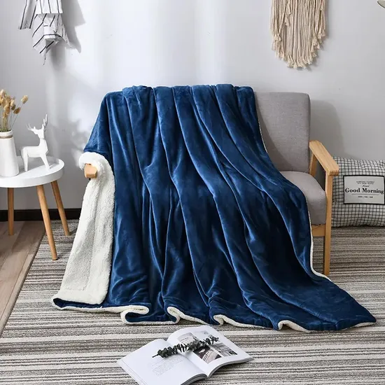 Hot Selling Soft Skin Pet Blanket Dog Bed Nap Blanket Air Conditioning Knee Blanket Beige Bulldog Spot Wholesale 
